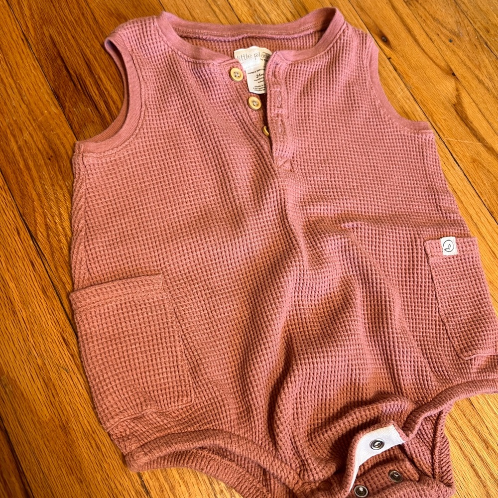 Carter's Pink button romper - Picture 2 of 3